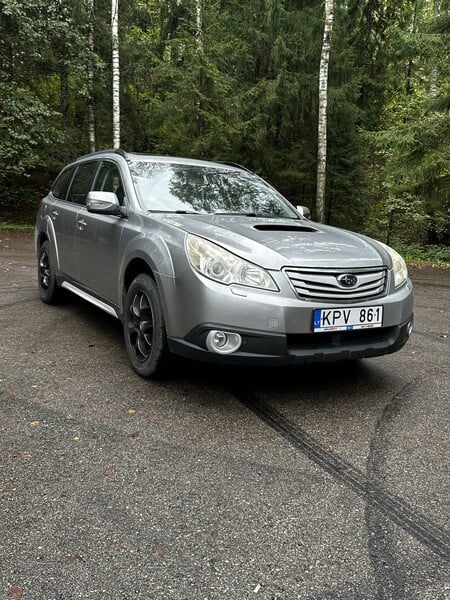 Photo 2 - Subaru OUTBACK 10540 2010 y