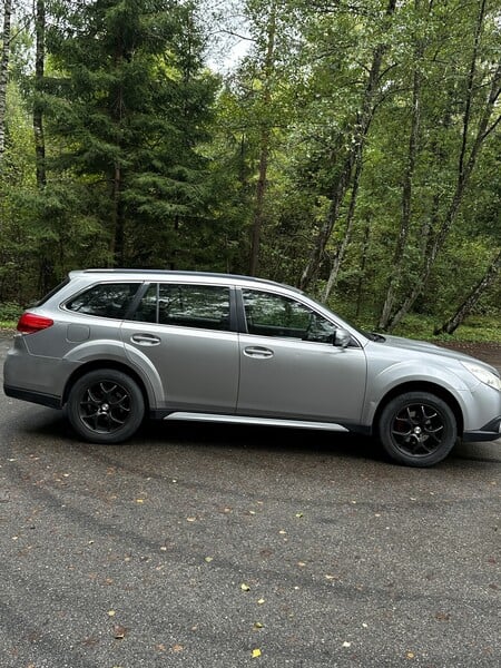 Photo 3 - Subaru OUTBACK 10540 2010 y