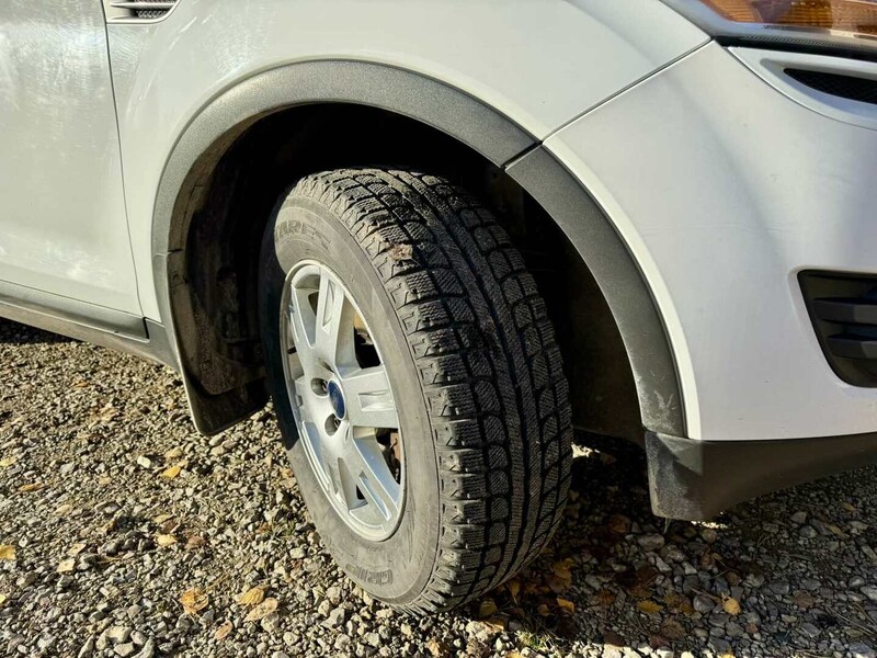 Photo 20 - Ford Kuga 2010 y Off-road / Crossover