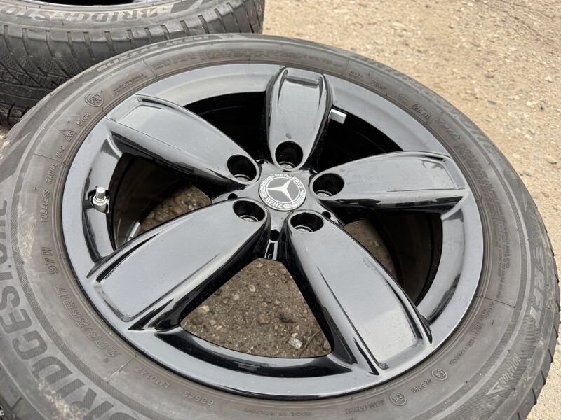 Photo 3 - Mercedes-Benz Siunciam, 7.5J ET52 light alloy R17 rims