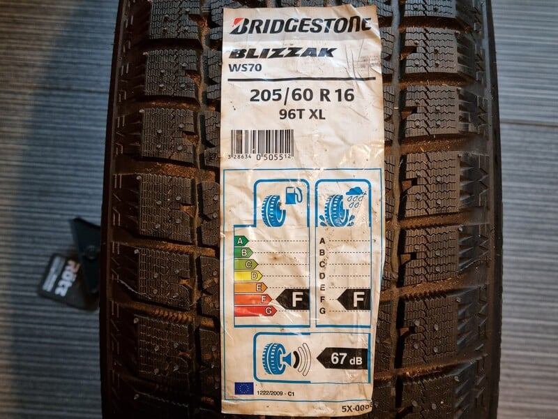 Фотография 1 - Bridgestone Blizzak WS70 R16 зимние шины для автомобилей