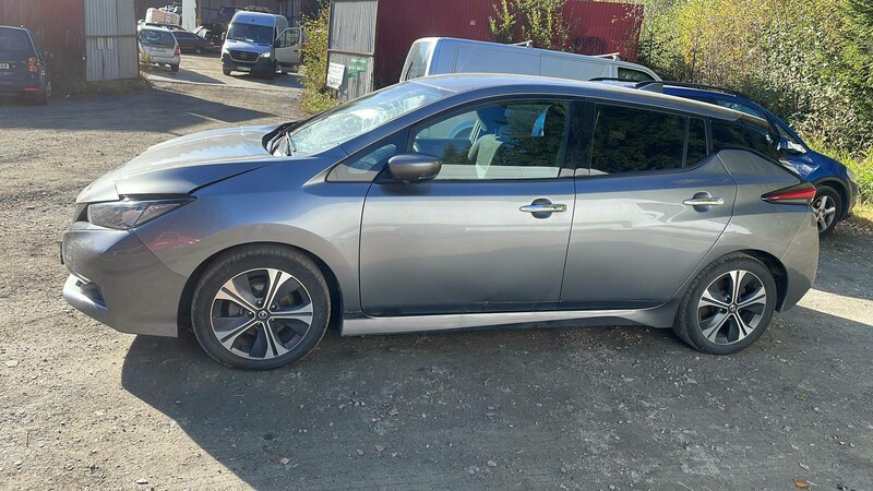 Photo 5 - Nissan Leaf 2019 y parts