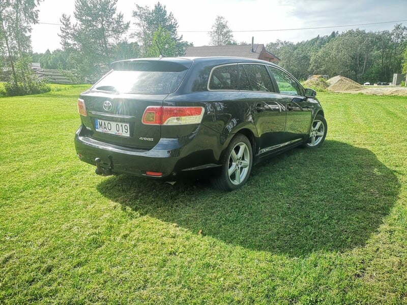 Photo 4 - Toyota Avensis 2010 y Wagon