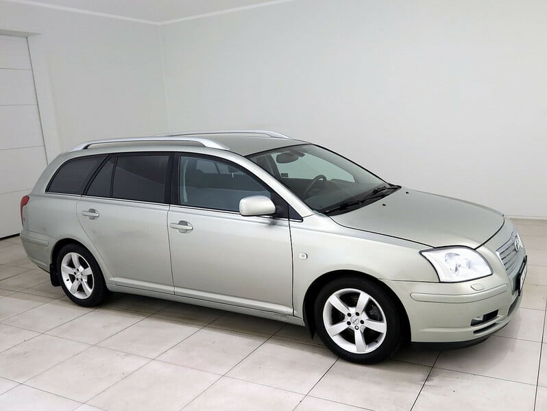 Toyota Avensis 2005 г Универсал