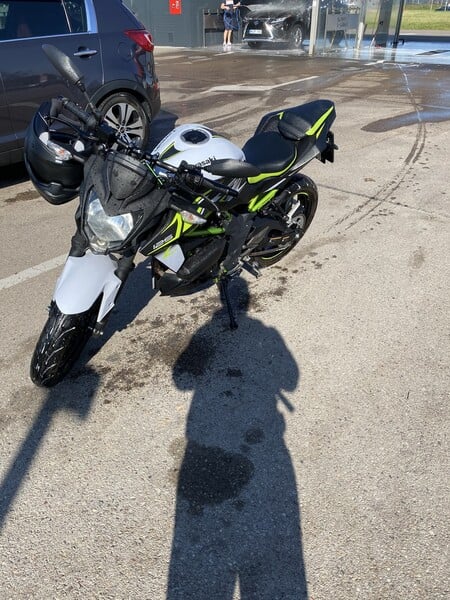 Photo 3 - Kawasaki Z125 PRO 2021 y Sport / Superbike motorcycle