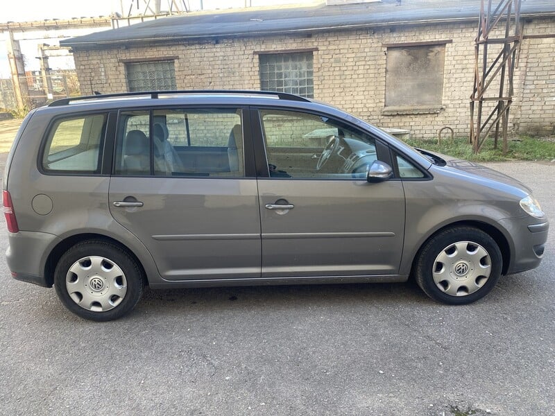 Photo 3 - Volkswagen Touran TDI 2009 y