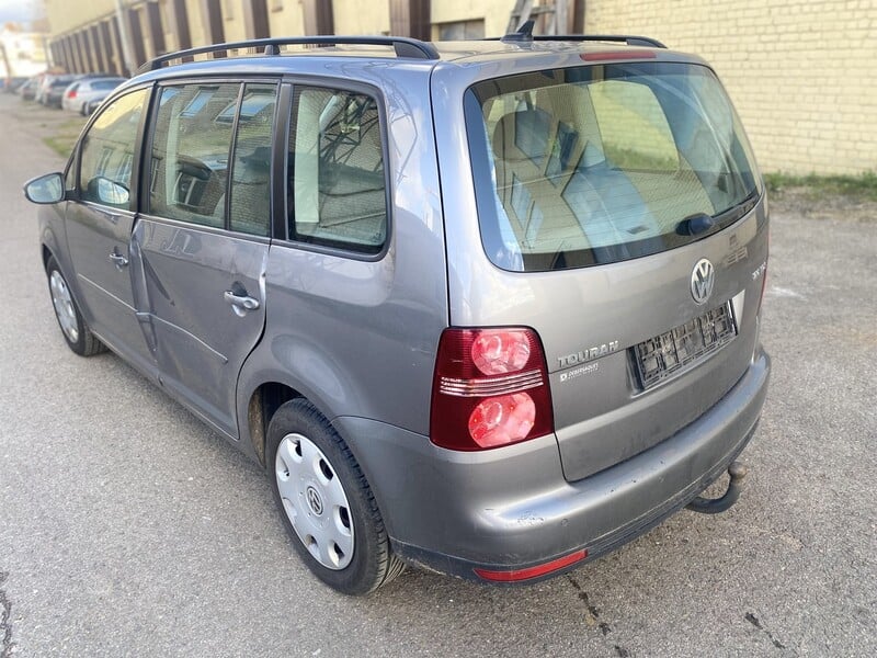 Photo 6 - Volkswagen Touran TDI 2009 y