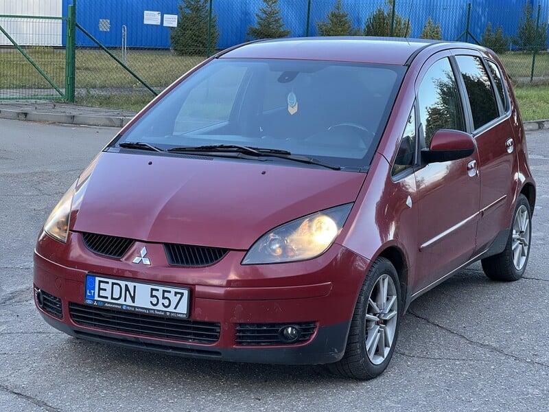 Mitsubishi Colt 2008 y Hatchback