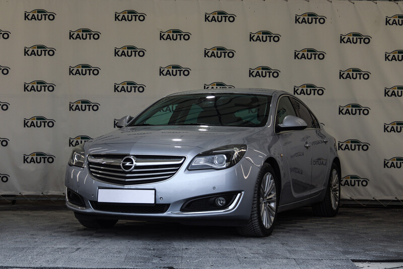 Фотография 1 - Opel Insignia 2015 г Седан