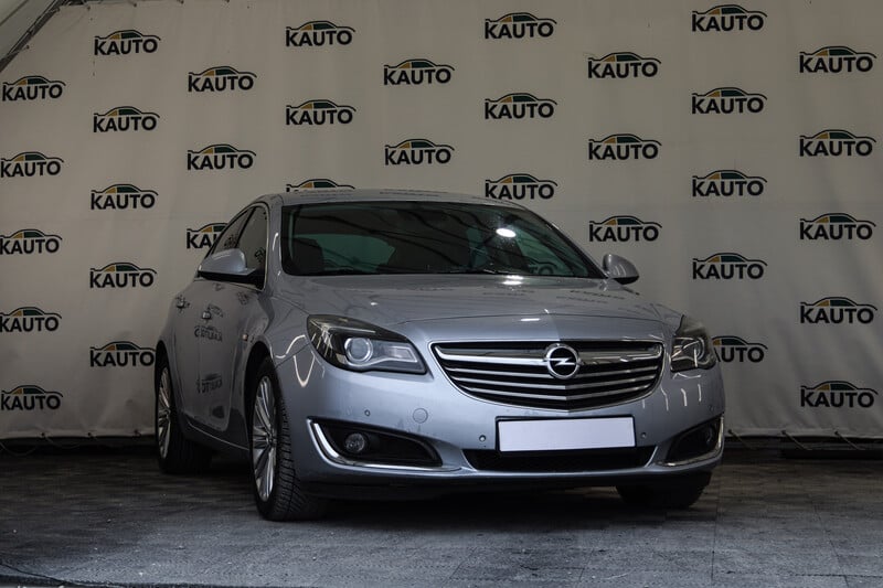 Фотография 2 - Opel Insignia 2015 г Седан