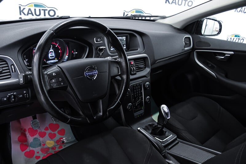 Фотография 5 - Volvo V40 2013 г Хэтчбек