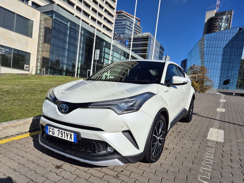 Фотография 1 - Toyota C-HR I 2017 г