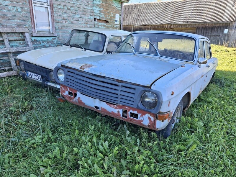 Gaz 24 1985 y Sedan