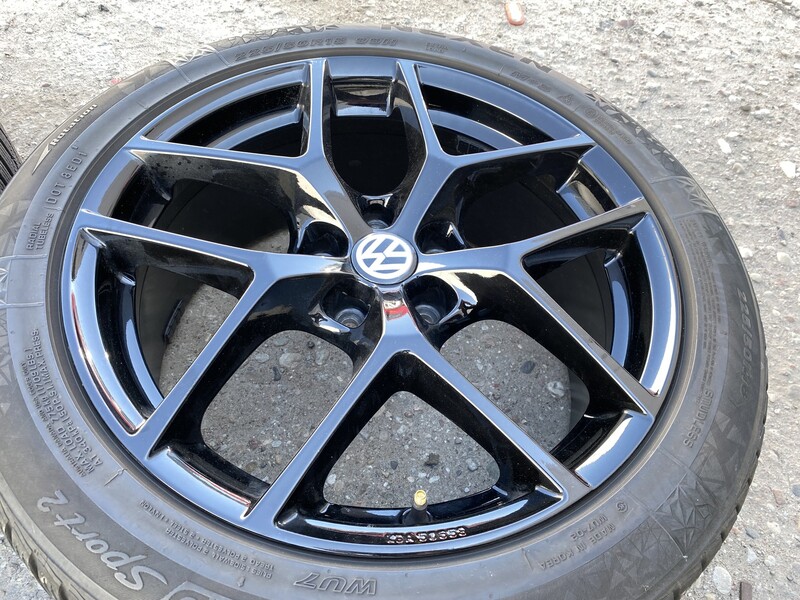 Photo 4 - Volkswagen Siunciam, 8J ET37 light alloy R18 rims