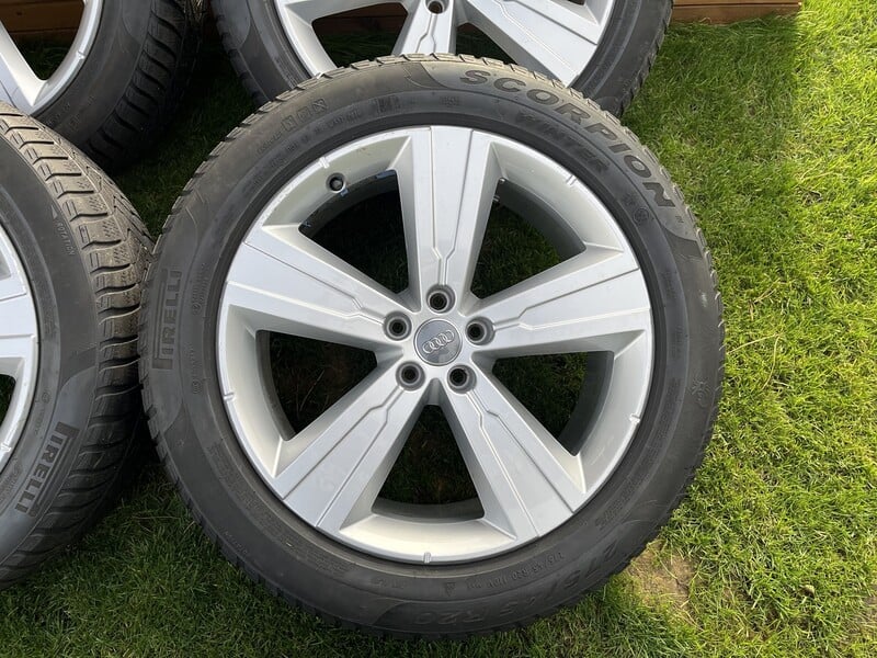 Photo 2 - Audi Q7 light alloy R20 rims