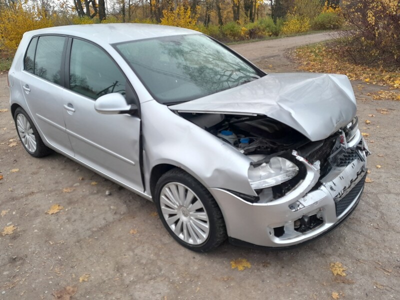 Photo 6 - Volkswagen Golf 2005 y parts