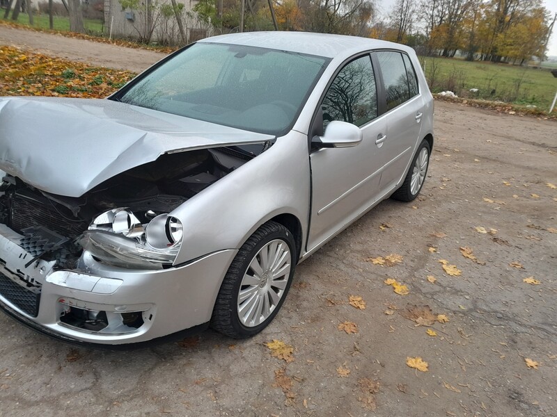 Photo 7 - Volkswagen Golf 2005 y parts