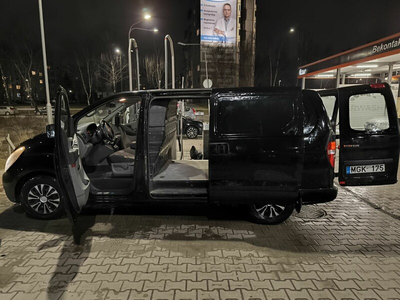 Photo 7 - Hyundai H-1 2008 y Van