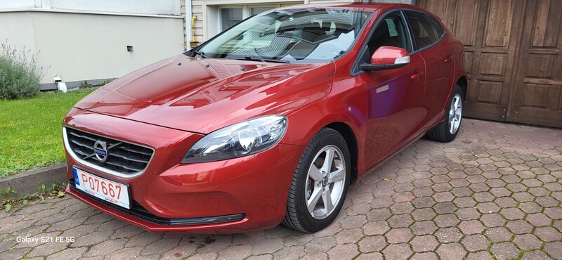 Фотография 6 - Volvo V40 2015 г Хэтчбек