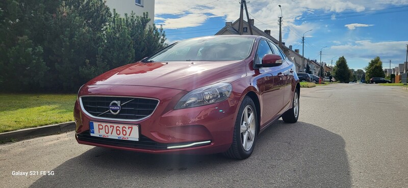 Фотография 3 - Volvo V40 2015 г Хэтчбек