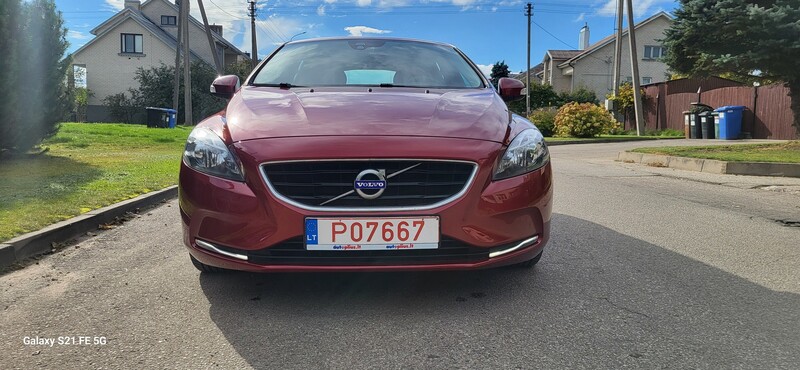 Фотография 2 - Volvo V40 2015 г Хэтчбек