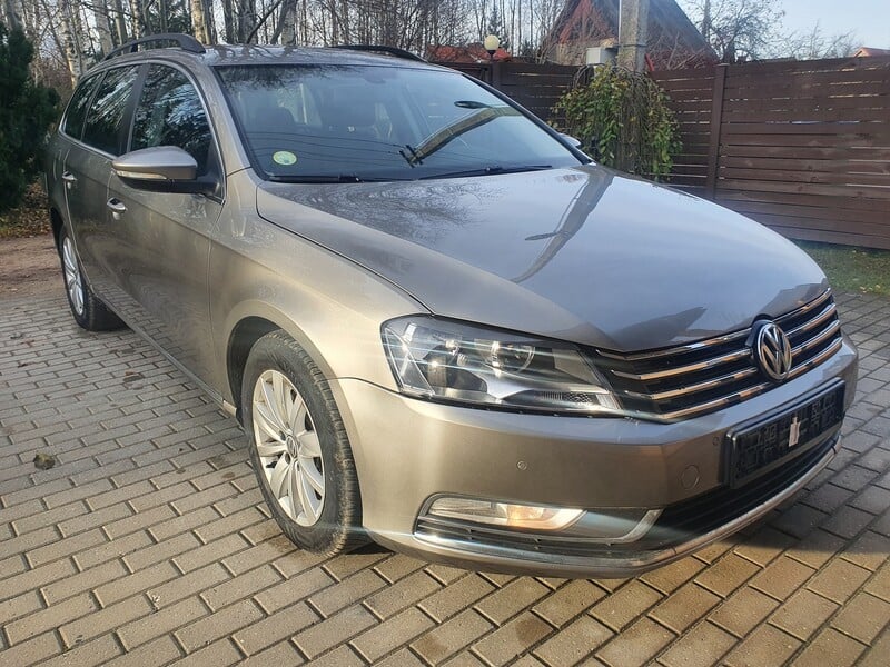 Photo 9 - Volkswagen Passat B7 2012 y