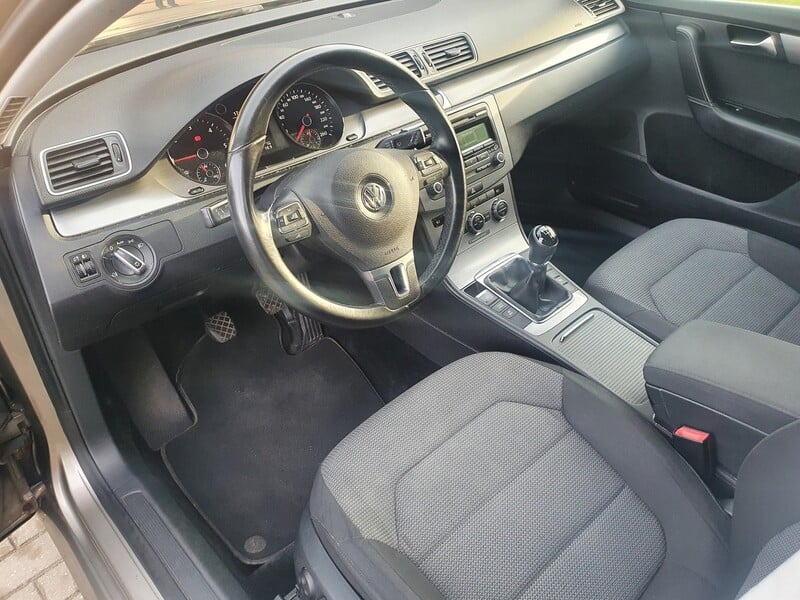 Photo 17 - Volkswagen Passat B7 2012 y