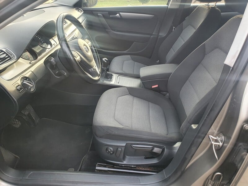 Photo 18 - Volkswagen Passat B7 2012 y