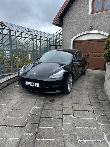 Tesla Model 3 2019 г Седан