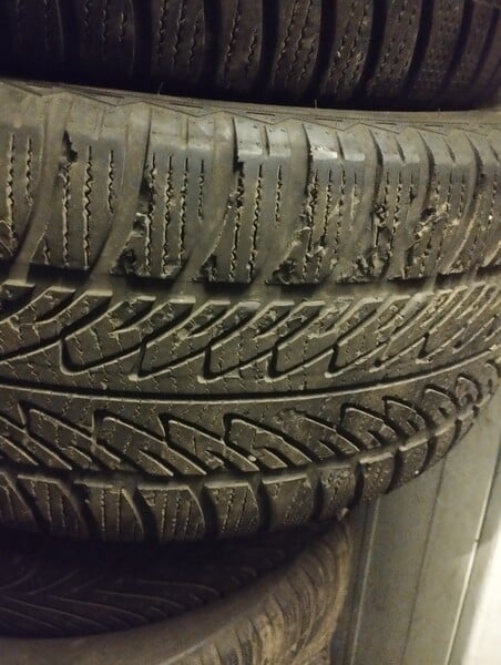 Фотография 2 - Goodyear Ultragrip 8 R20 зимние шины для автомобилей