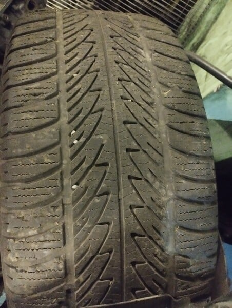 Фотография 3 - Goodyear Ultragrip 8 R20 зимние шины для автомобилей