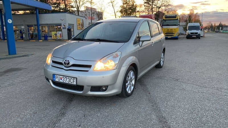 Toyota Corolla Verso 2007 г Минивэн