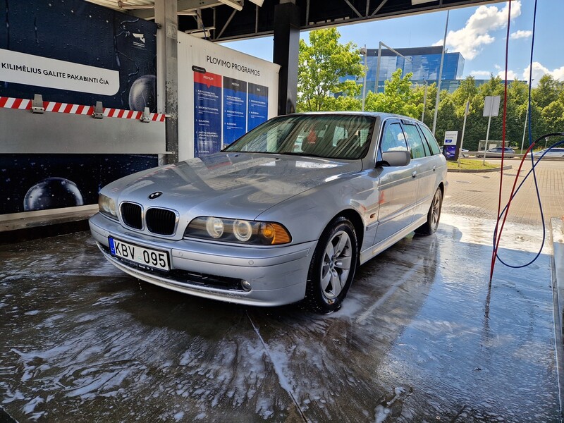 Bmw 520 E39 2001 г