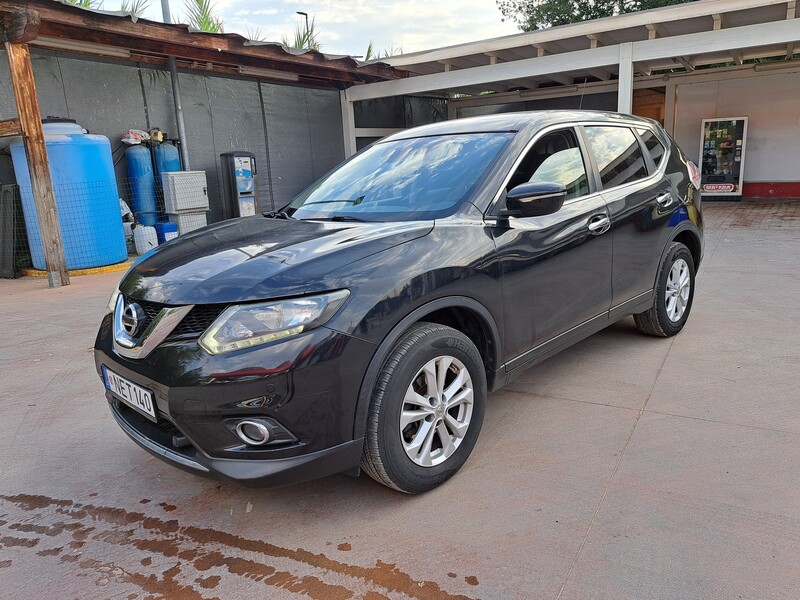 Nissan X-Trail 2015 г Внедорожник / Кроссовер