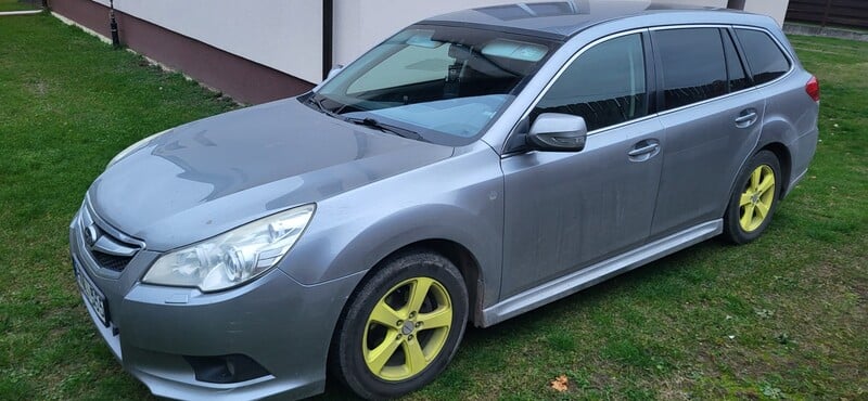 Subaru Legacy 2010 y Wagon