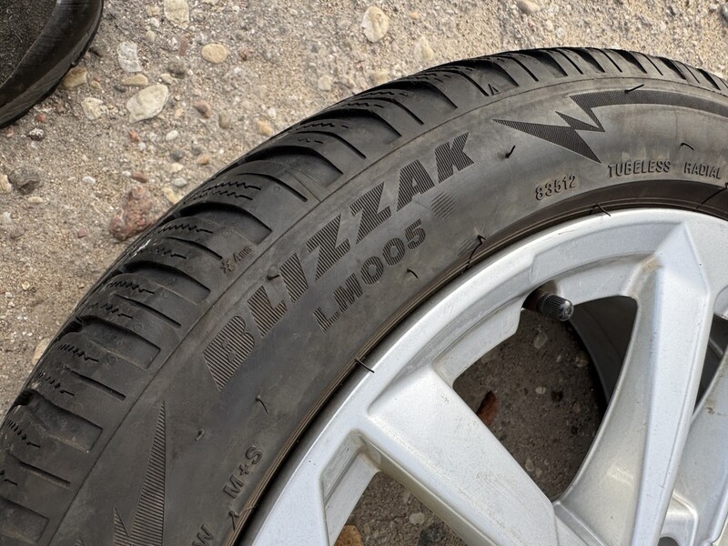 Photo 9 - Bridgestone Siunciam, 4+5mm 2022 R17 winter tyres passanger car