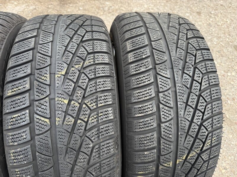 Photo 2 - Pirelli Siunciam, 6+7mm R17 winter tyres passanger car