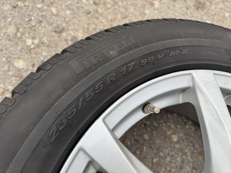 Photo 10 - Pirelli Siunciam, 6+7mm R17 winter tyres passanger car