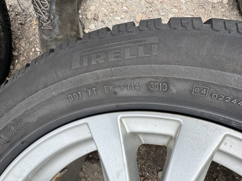 Photo 11 - Pirelli Siunciam, 6+7mm R17 winter tyres passanger car