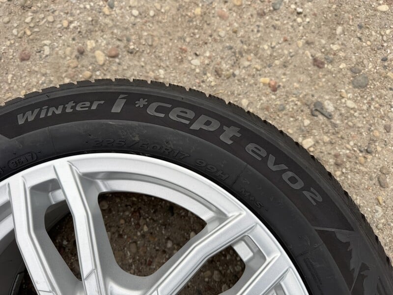 Фотография 8 - Hankook Siunciam, 7mm R17 зимние шины для автомобилей