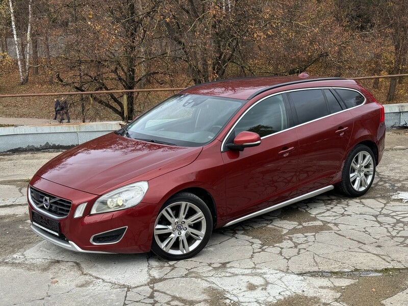 Фотография 14 - Volvo V60 Summum 2011 г