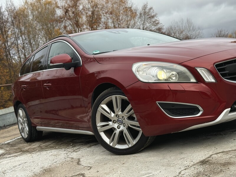 Фотография 11 - Volvo V60 Summum 2011 г