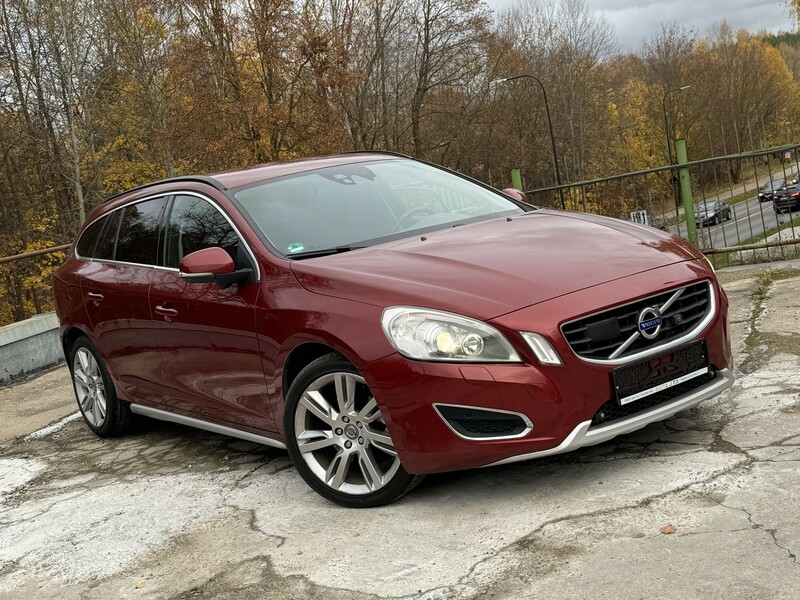 Фотография 9 - Volvo V60 Summum 2011 г