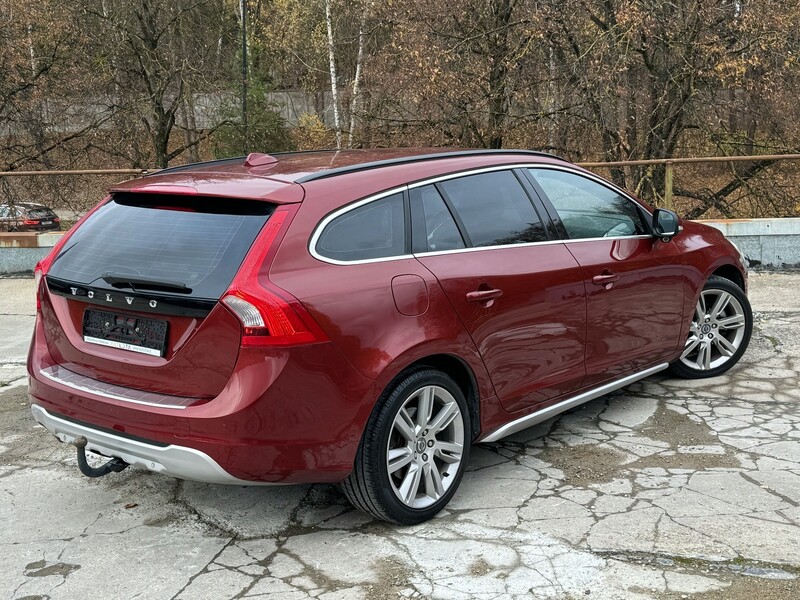 Фотография 17 - Volvo V60 Summum 2011 г