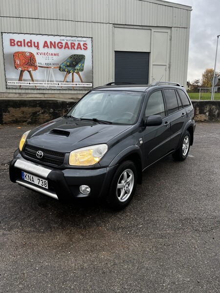 Toyota RAV4 II 2004 y