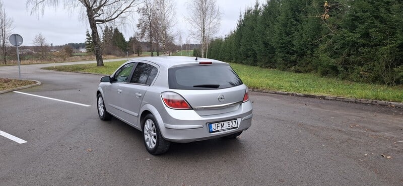 Photo 2 - Opel Astra 2004 y Hatchback