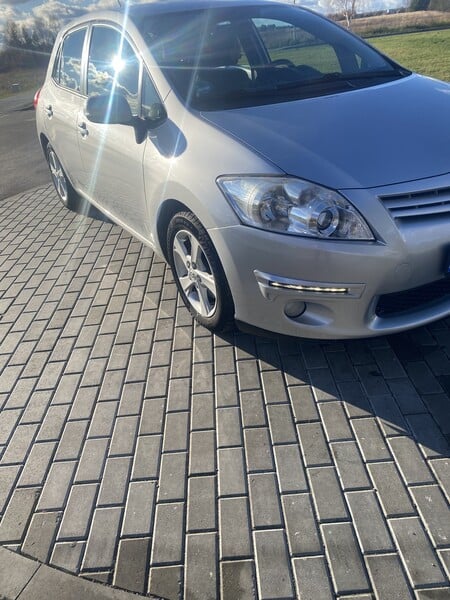 Photo 2 - Toyota Auris 2012 y Hatchback