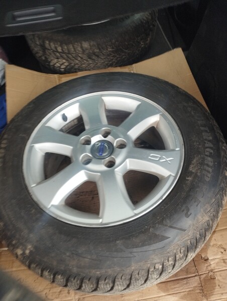 Photo 3 - Volvo light alloy R16 rims