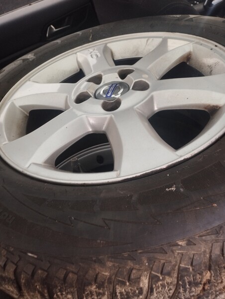 Photo 2 - Volvo light alloy R16 rims