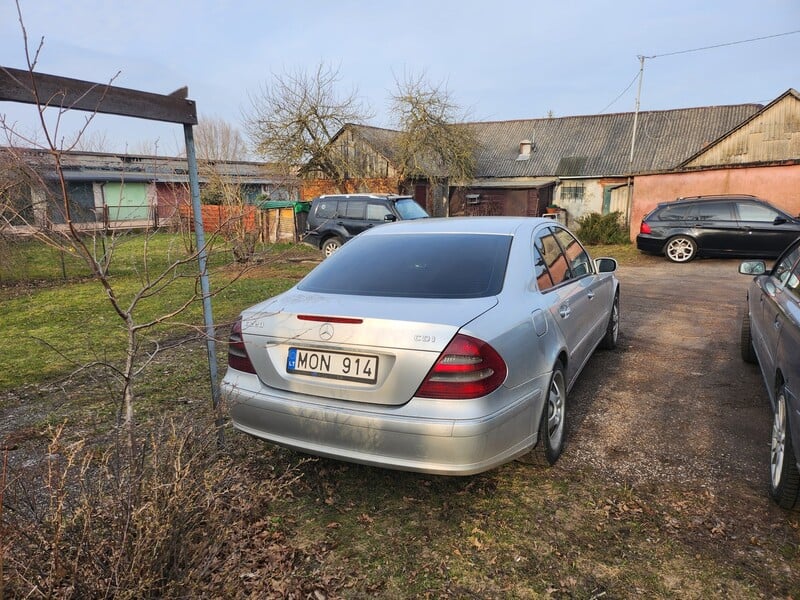 Фотография 4 - Mercedes-Benz 211 2002 г Седан